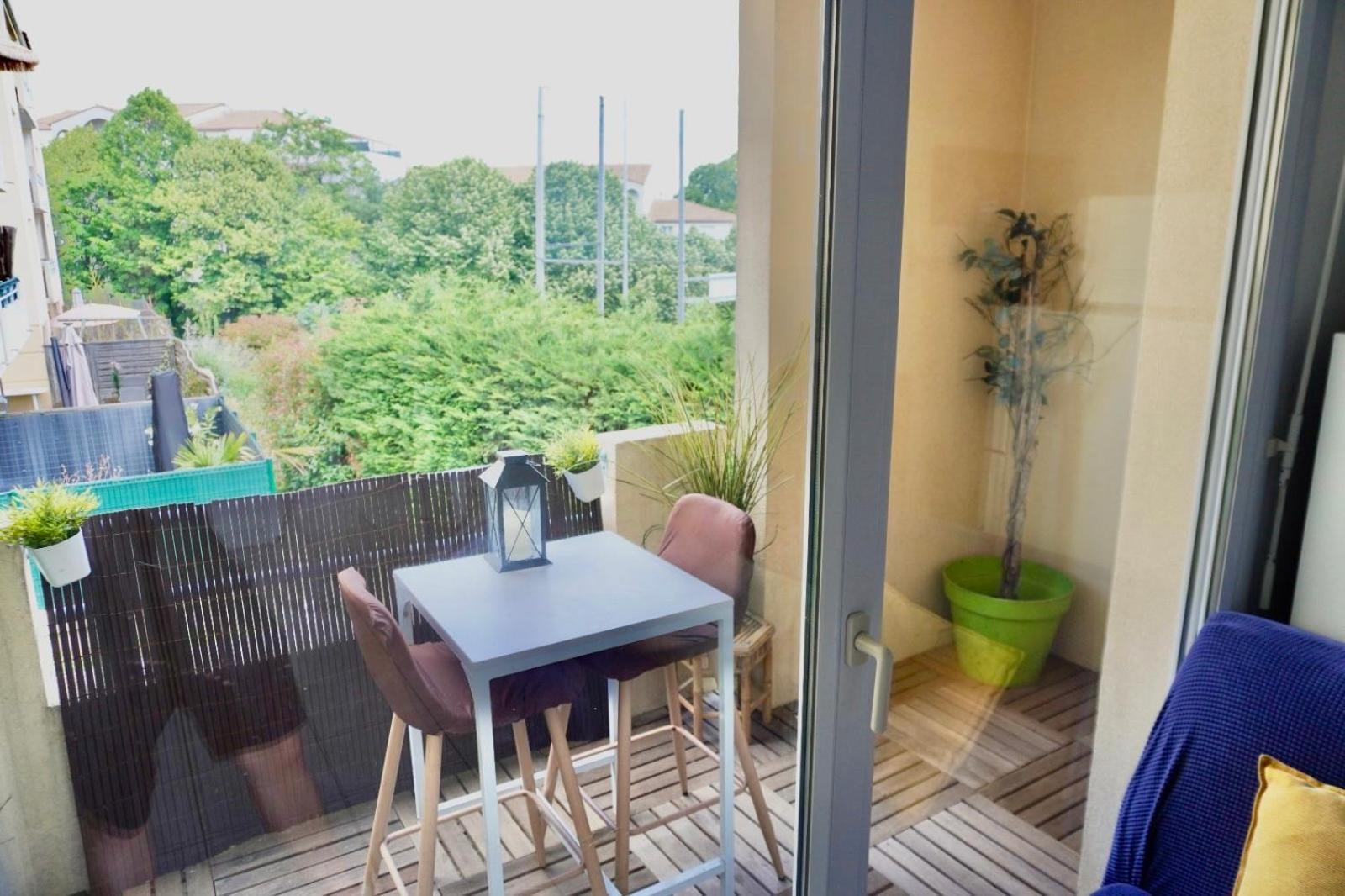 T2 Lumineux Et Piscine Apartment มงต์เปอลิเยร์ ภายนอก รูปภาพ